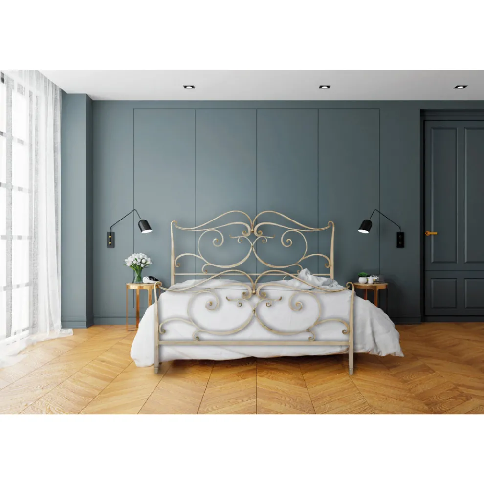 Doppelbett mit passendem Fußteil aus Eisen, hergestellt in Italien – Penny