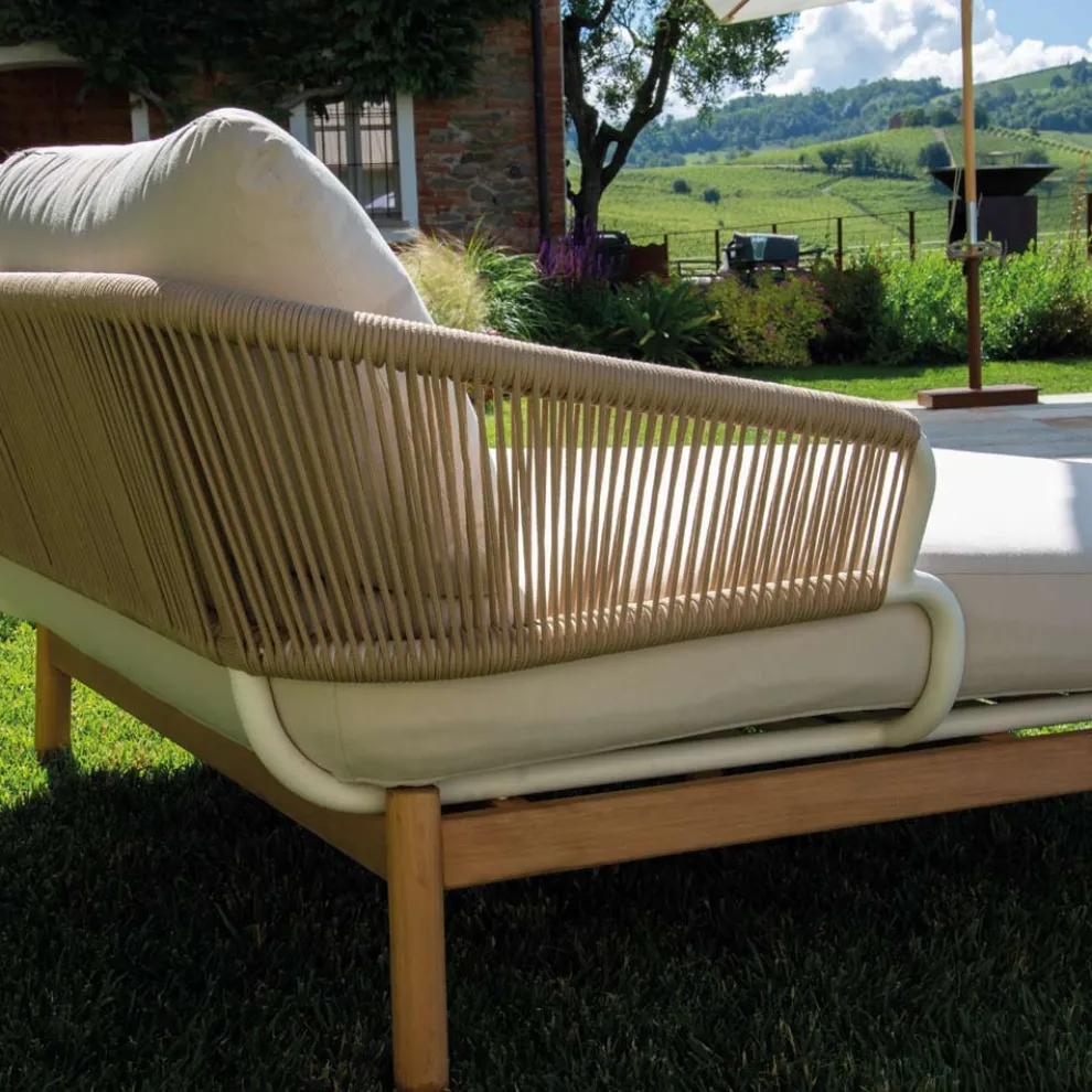 Outdoor-Liege mit Teakholzrahmen, Seilen und Kissen - Zelt