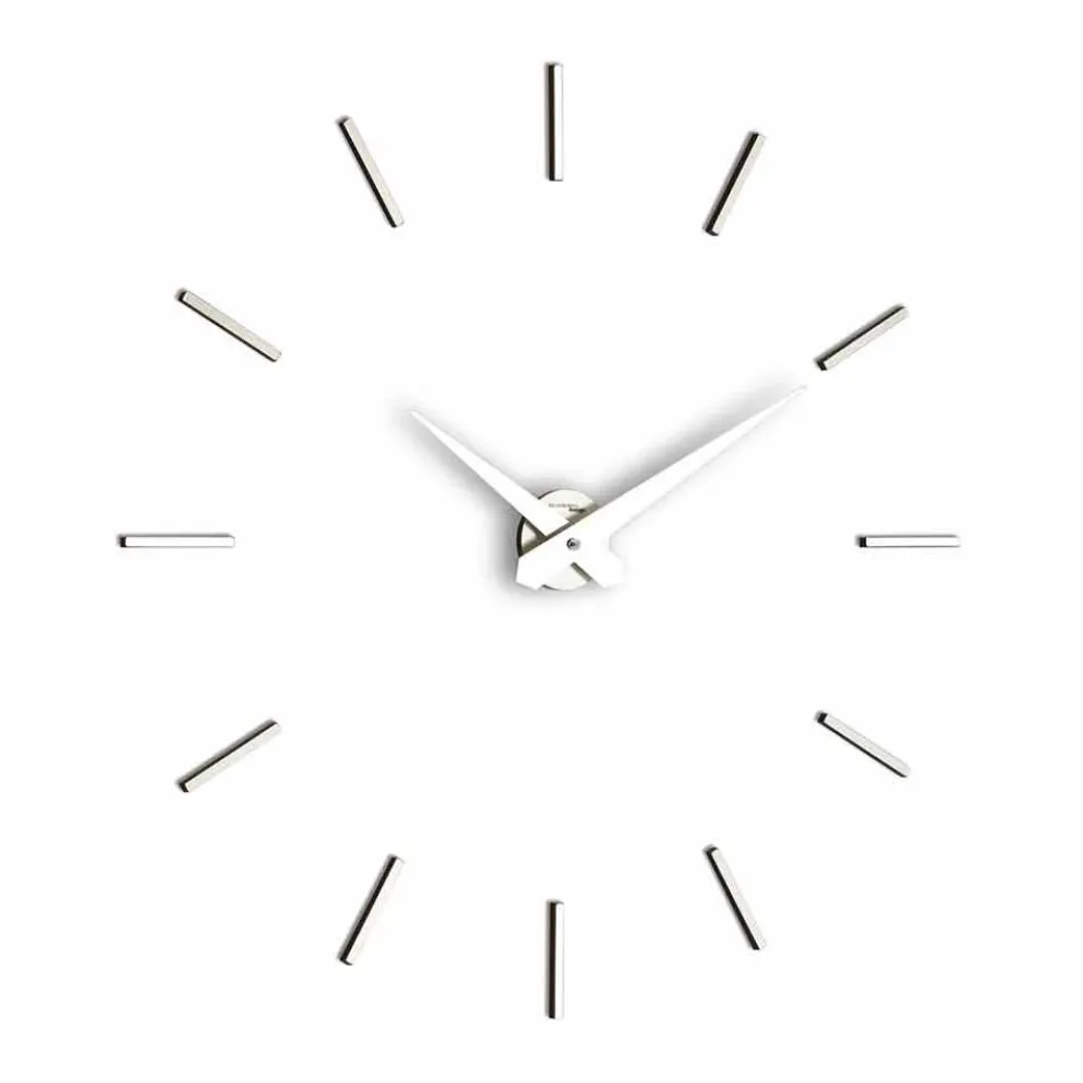 moderne Wanduhr mit Stundenschlag aus Mineralglas Dino Modell