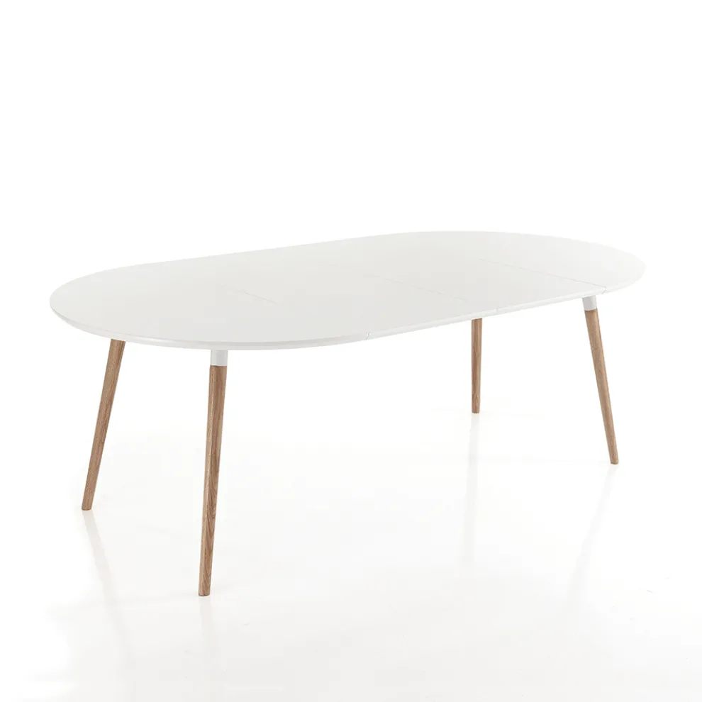 Verlängerbarer Holztisch mit matt weißer Tischplatte Ian