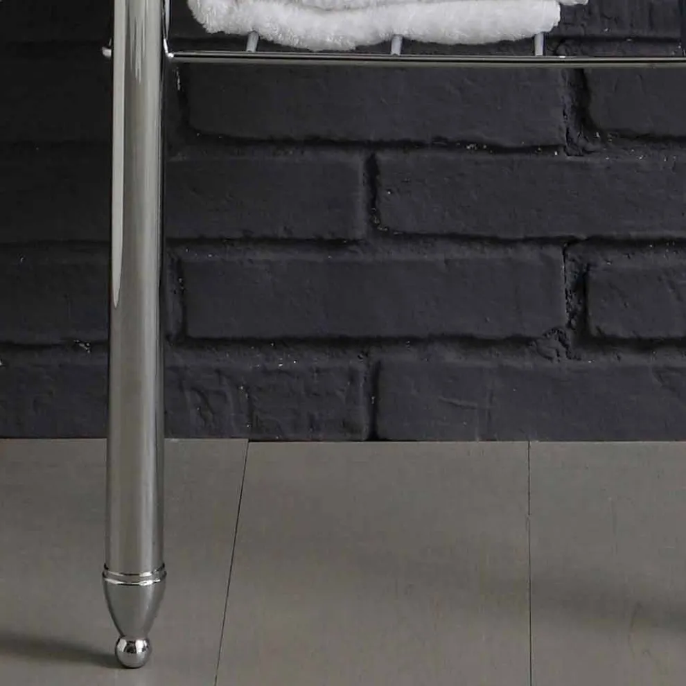 Vintage Badezimmermöbel Komposition mit Waschbecken auf Metall Beauty Struktur