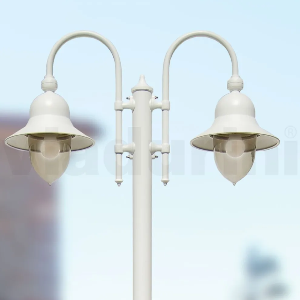 Vintage-Gartenlampe mit 2 Lichtern aus Aluminium, hergestellt in Italien – Cassandra
