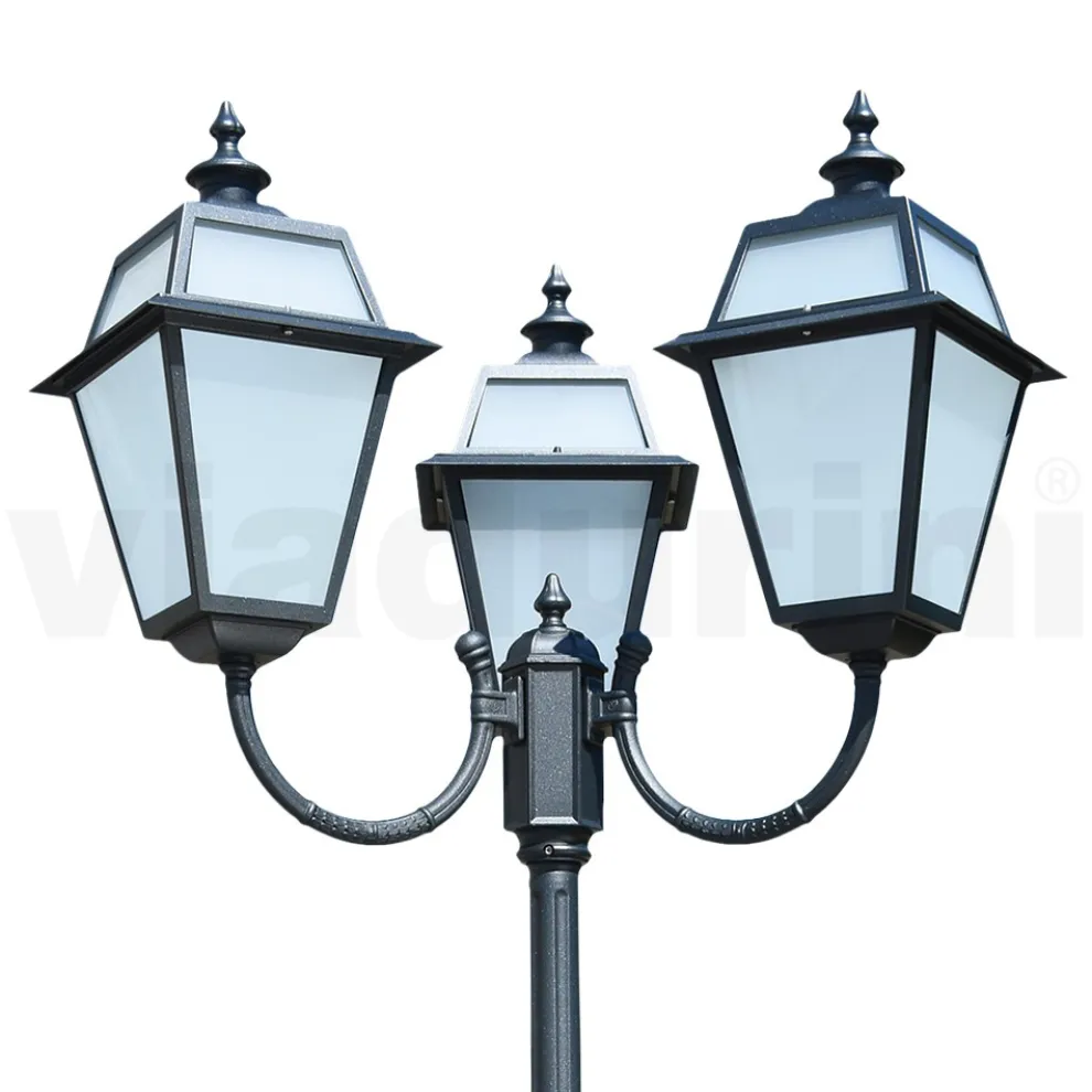 Vintage-Laternenpfahl mit 3 Lichtern aus Aluminium und Glas, hergestellt in Italien – Vivian