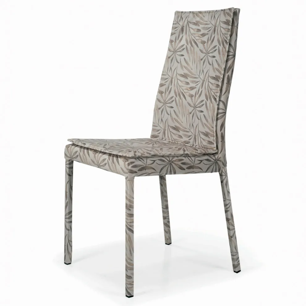 Vollgepolsterter Wohnzimmerstuhl, hergestellt in Italien – Aosta