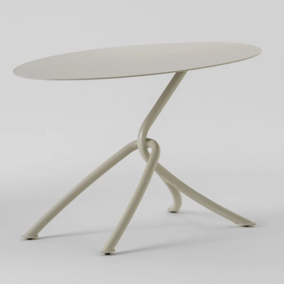 Wertvoller Outdoor-Couchtisch aus lackiertem Metall Made in Italy - Lübeck