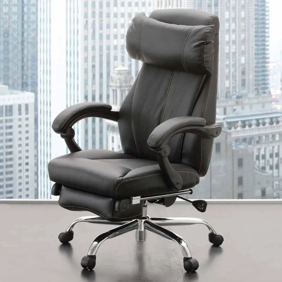 Drehbarer und verstellbarer Bürosessel aus schwarzem Kunstleder - Nazzareno