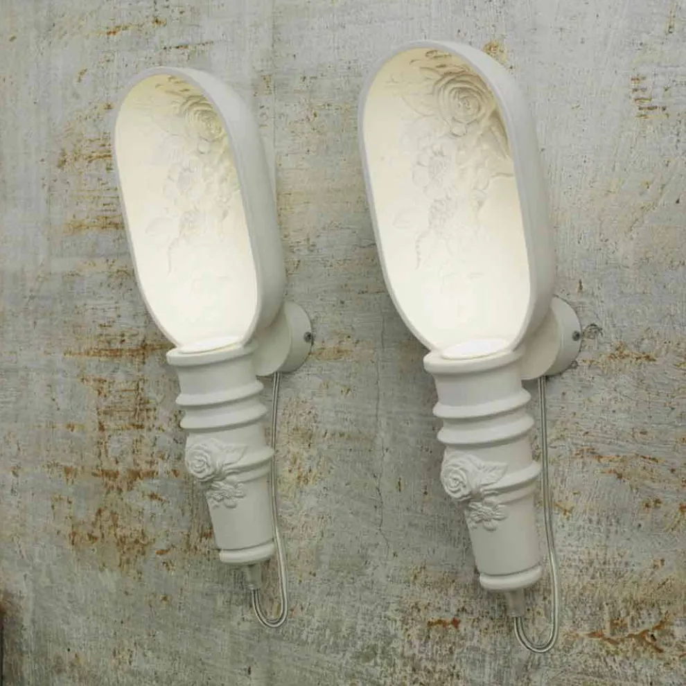 Wandapplikation in mattweißem Keramikdesign mit dekorativen Blumen - Fluxo