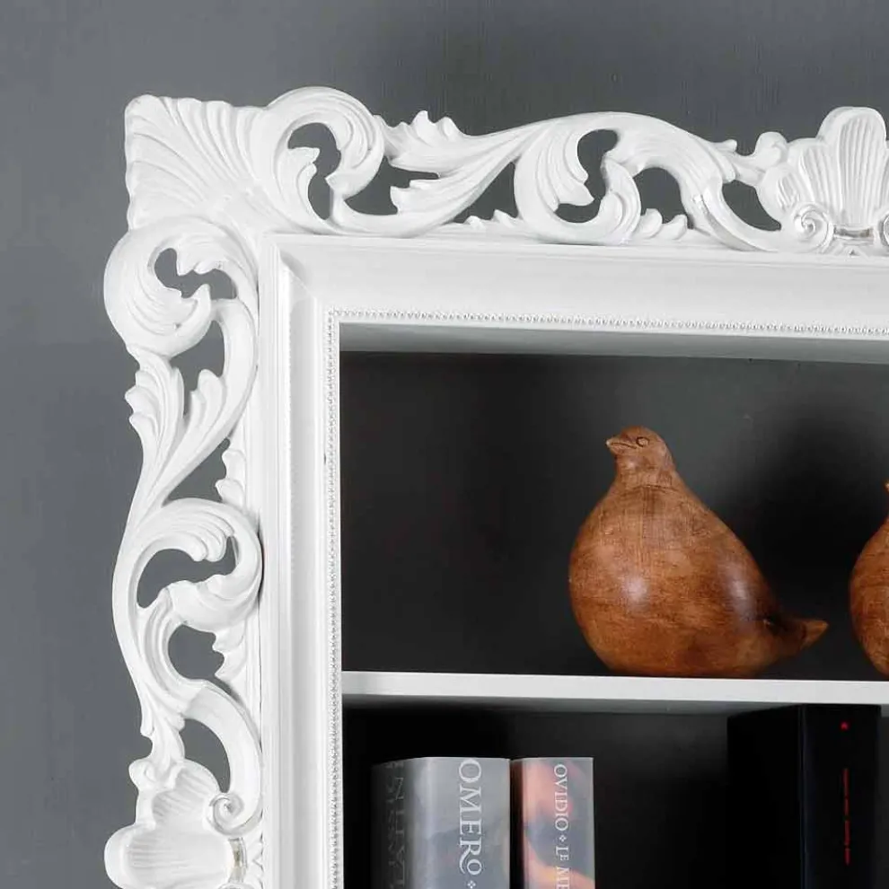 Wandboard weiß mit 3 Einlegeböden ornamentreicher Rahmen Daran