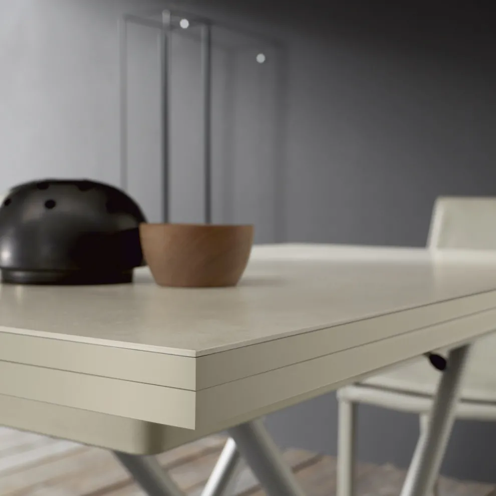 Wandelbarer Couchtisch im Metall- und Keramikdesign Made in Italy - Saturn