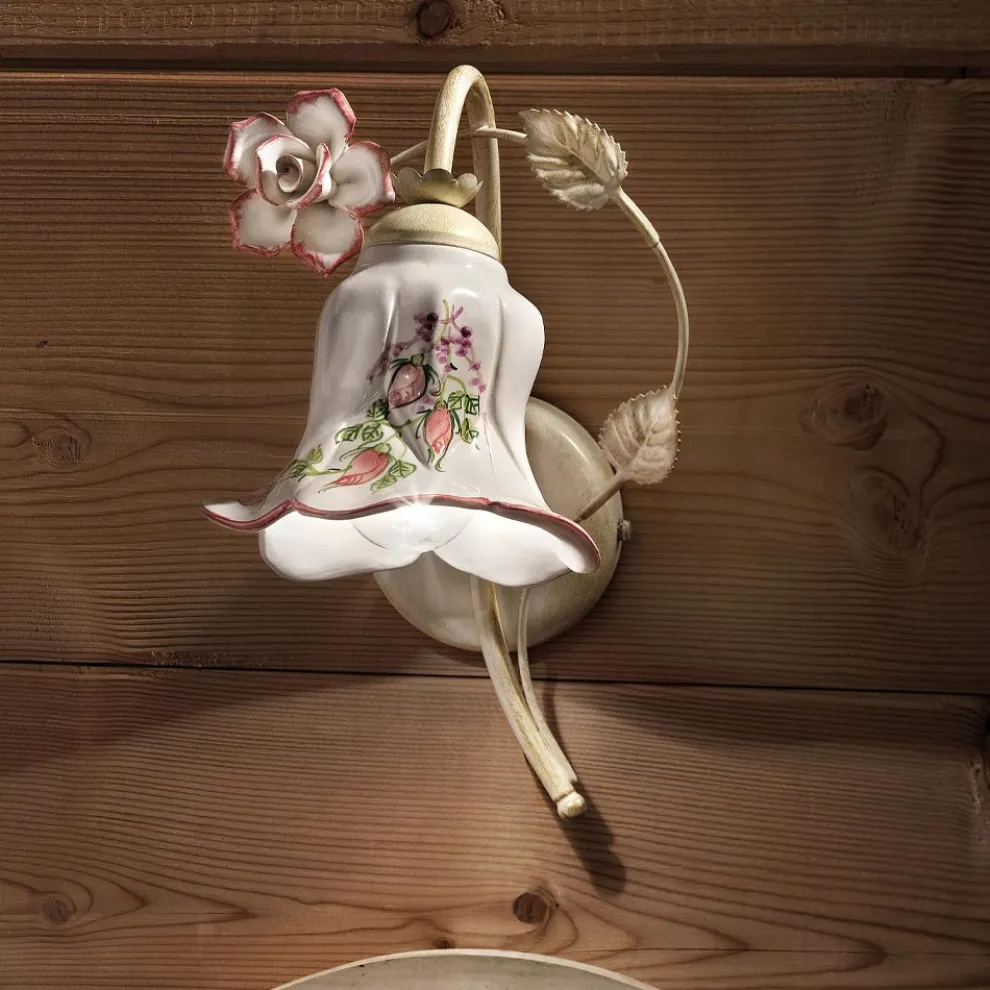Wandleuchte aus Metall und handverzierter Keramik mit Rose - Pisa