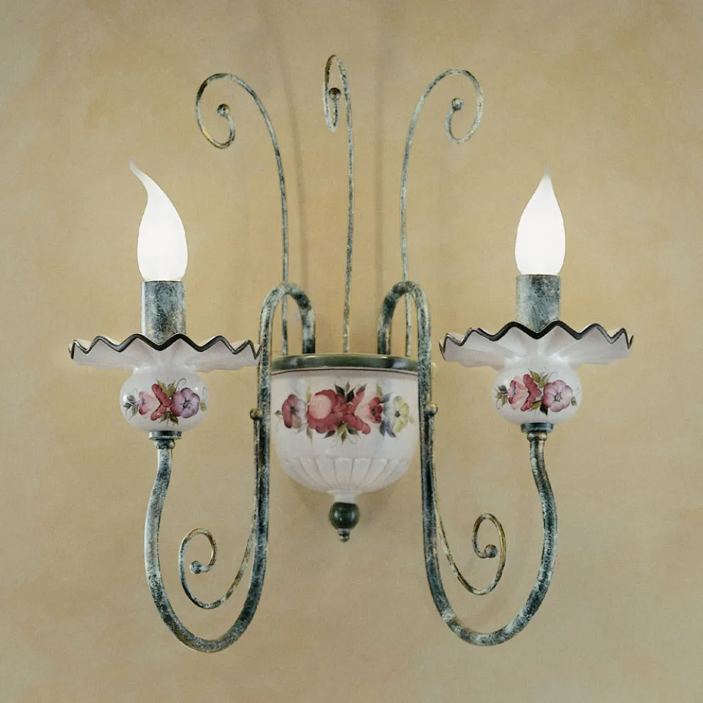 Wandleuchte mit 2 Lichtern aus handverzierter Keramik und antikem Messing - Sanremo