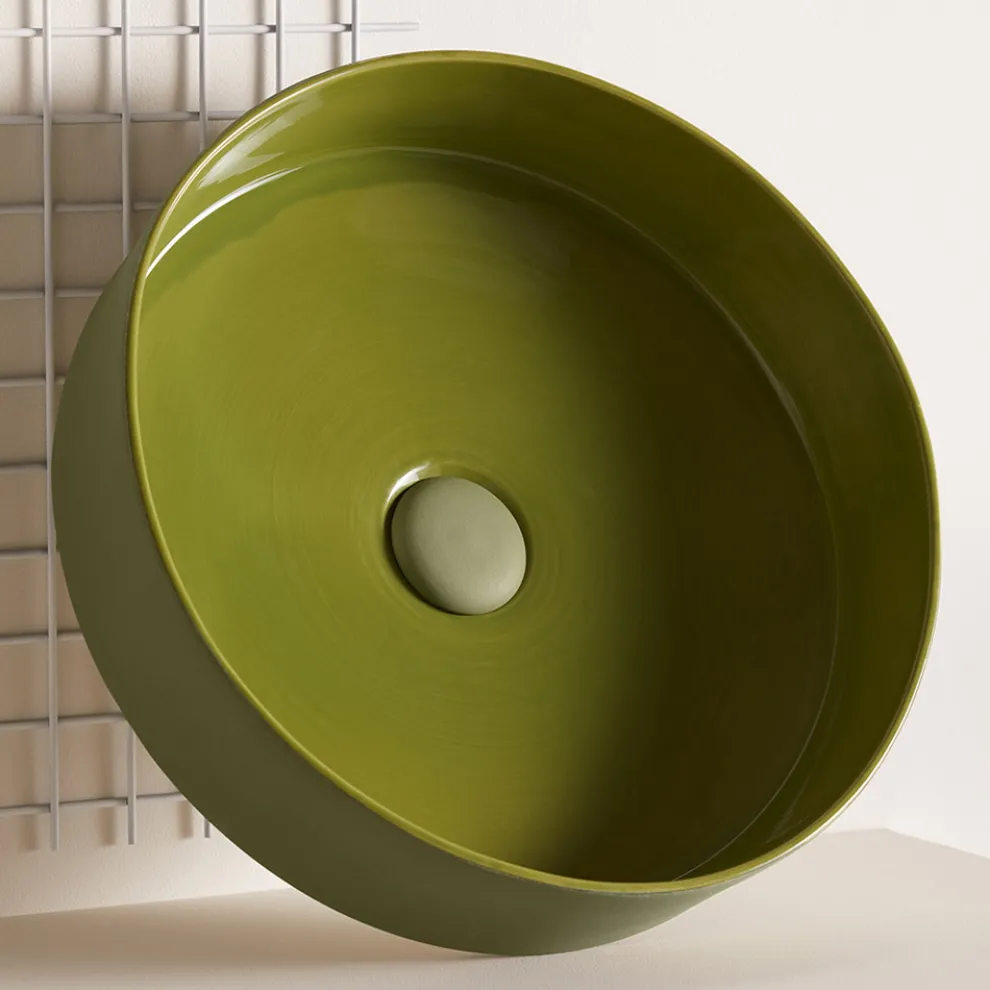 Waschbecken aus Feinsteinzeug in verschiedenen Ausführungen, hergestellt in Italien – Umschlag