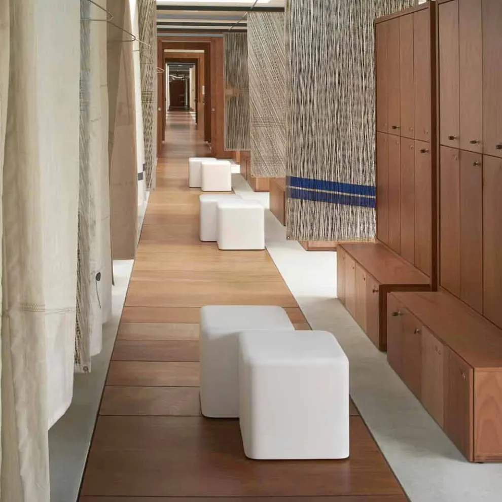 Weicher, würfelförmiger Polyurethanhocker Slide Soft Cube, hergestellt in Italien