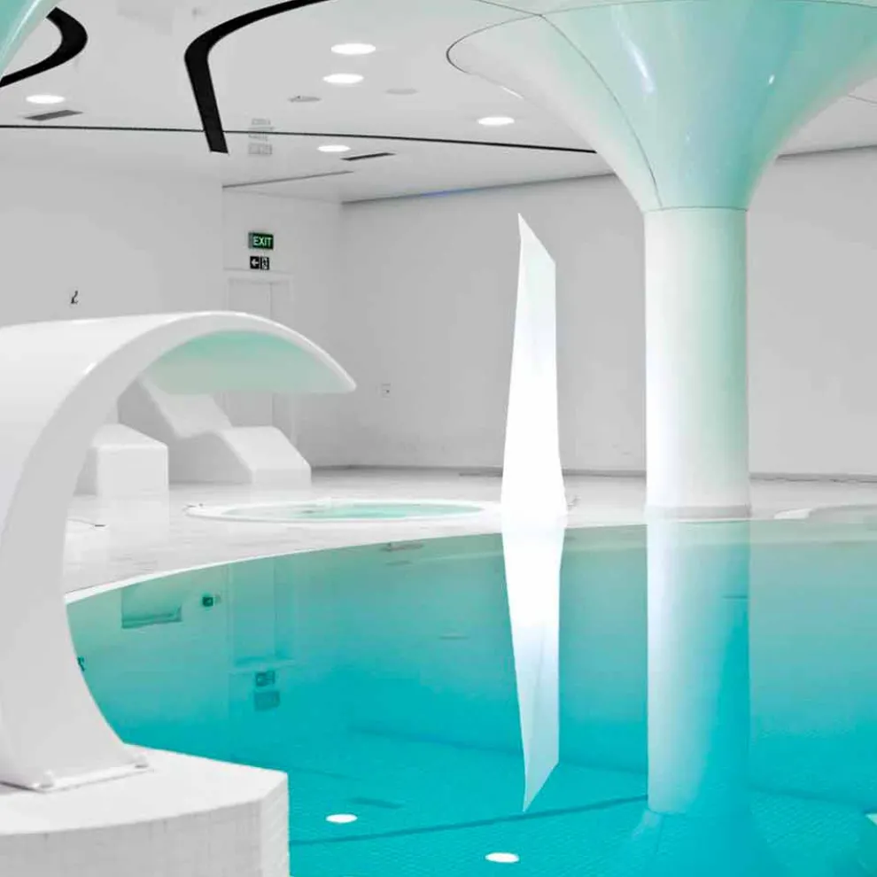 Weiße prismenförmige Außenlampe Slide Manhattan, hergestellt in Italien