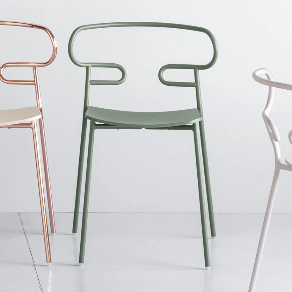 Wertvoller stapelbarer Stuhl aus Metall und Esche Made in Italy, 2 Stück - Trosa