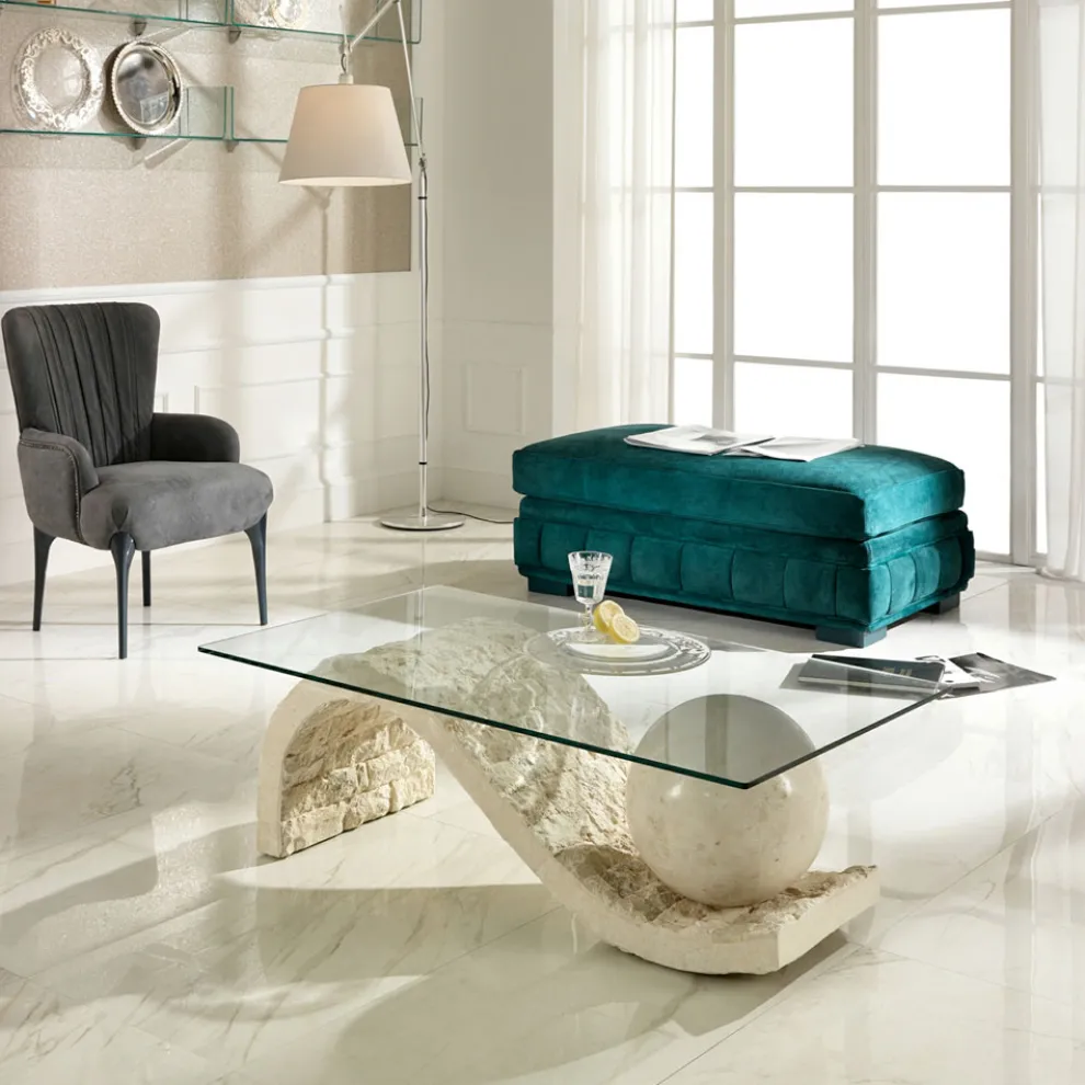 Wohnzimmer-Couchtisch mit Glasplatte und Sockel aus Fossilstein – Kugel