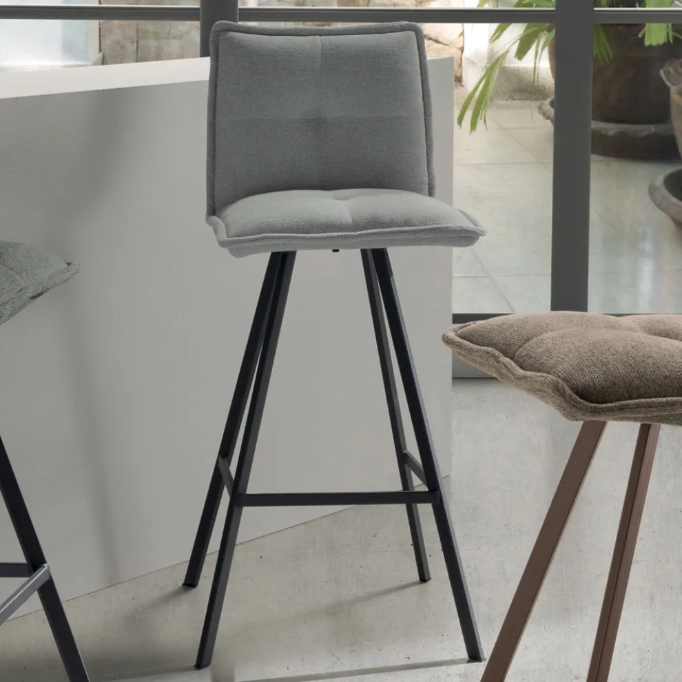 Wohnzimmerhocker aus gepolstertem Stoff und Metall 2 Stück - Ortensy