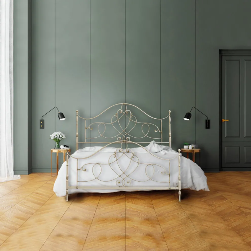 Doppelbett mit passendem Fußteil in verschiedenen Ausführungen – Größe