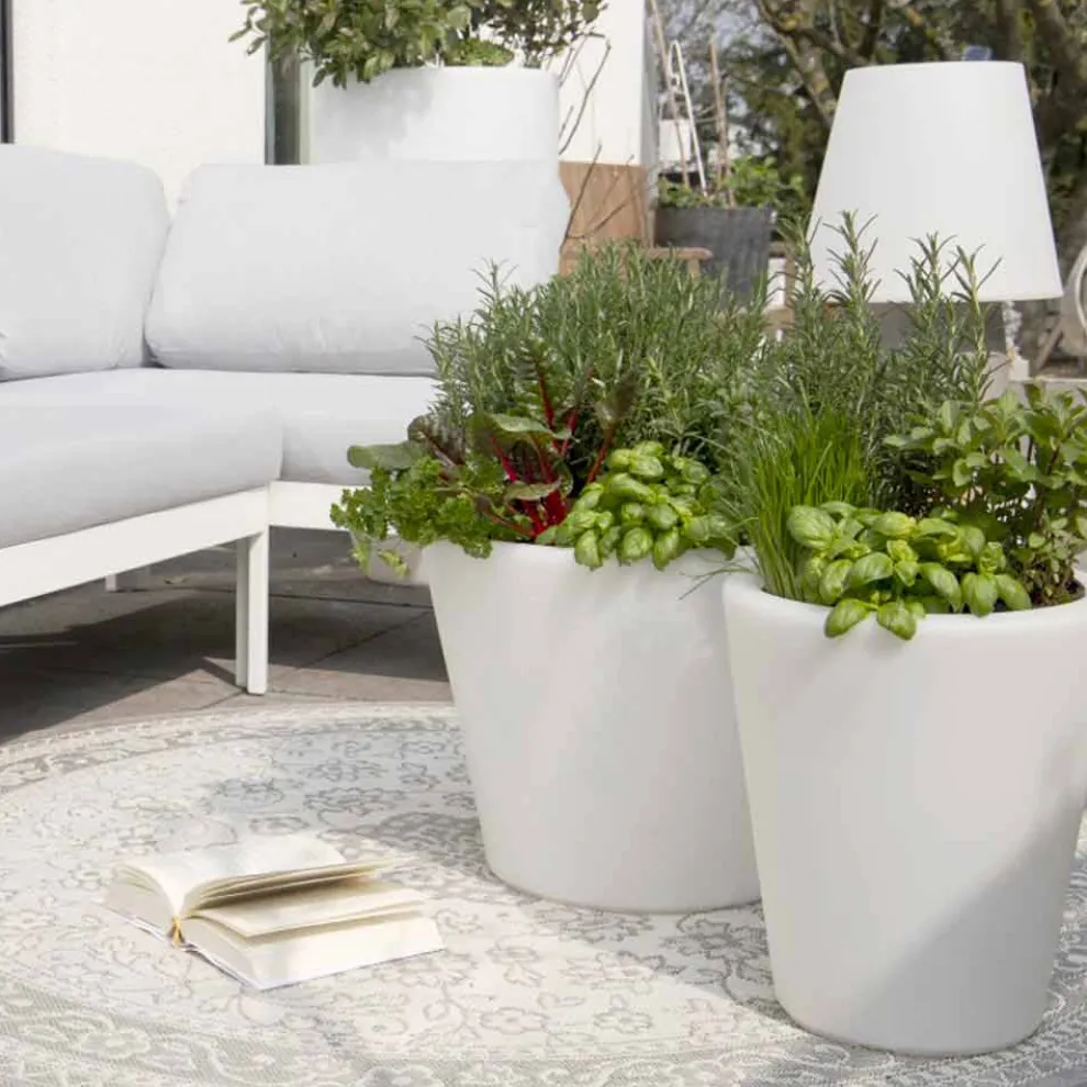 Leuchtende Vase für Außen- und Innenräume, farbenfrohes Design in 3 Dimensionen - Vasostar