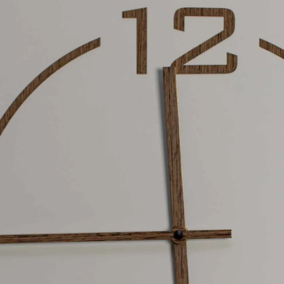 Wanduhr mit quadratischem und modernem Design in beige und braunem Holz - Tabata