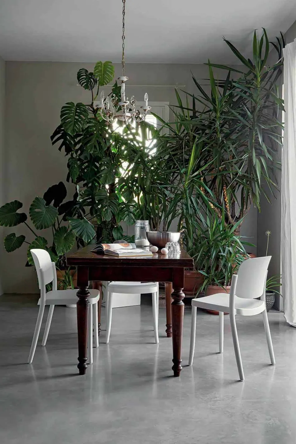 4 moderne stapelbare Gartenstühle aus Polypropylen Made in Italy - Bernetta