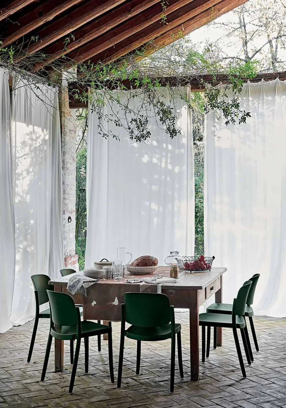 4 moderne stapelbare Gartenstühle aus Polypropylen Made in Italy - Bernetta